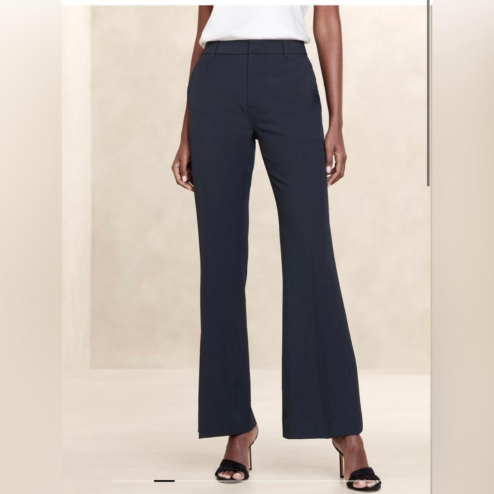 Banana Republic Sculpted Bootcut Stretch Pants in Black
